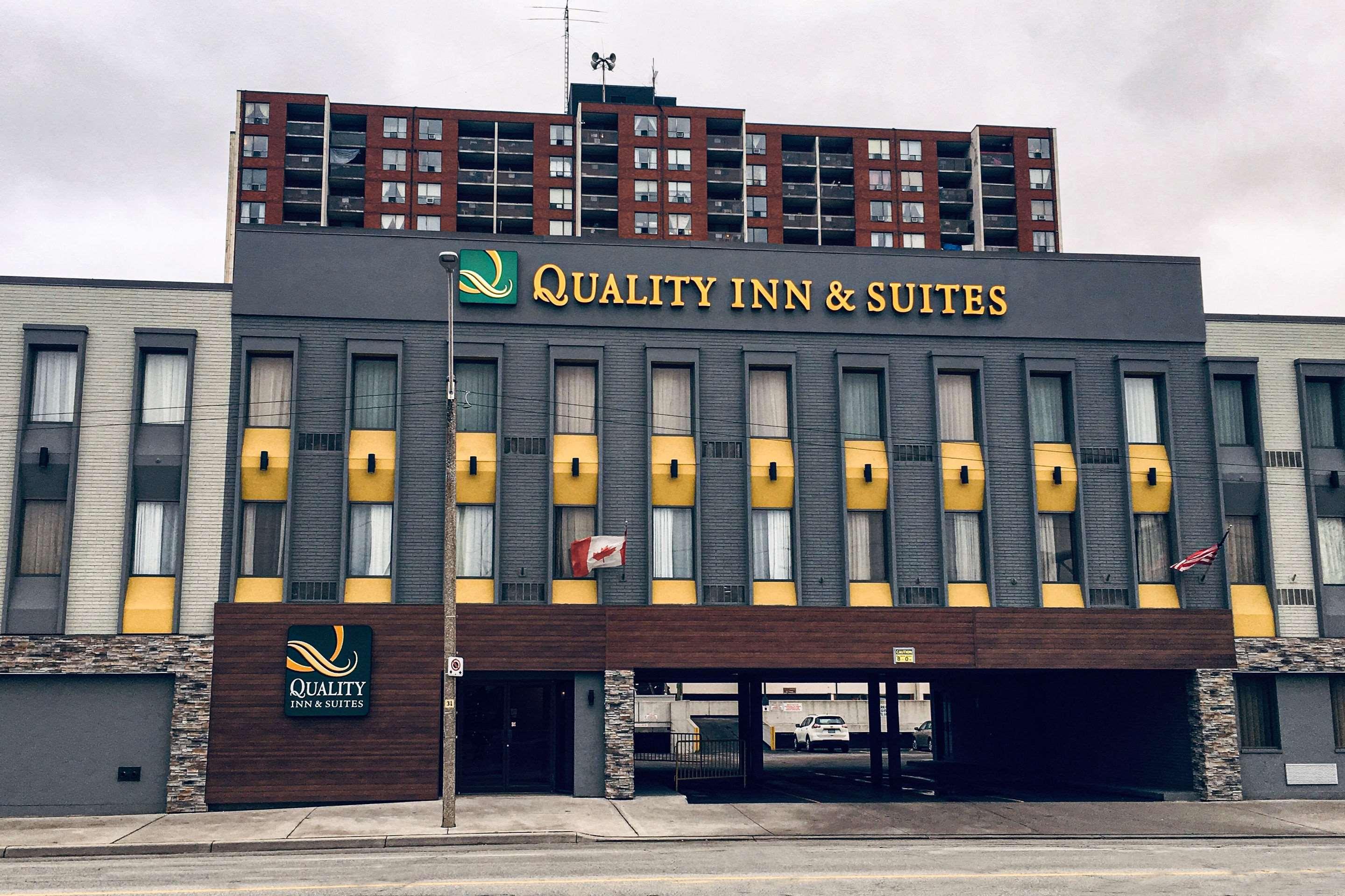 Quality Inn & Suites Downtown Windsor Bagian luar foto